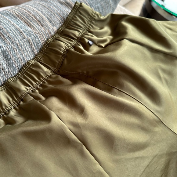 🌟🌟HOST PICK🌟🌟. ADIDAS WIND PANT XSM NWOT. GREEN COLOR - Picture 9 of 9